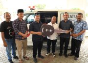 Bupati Aceh Utara Serahkan Ambulans untuk PKM Simpang Tiga