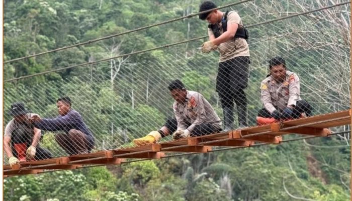 Akses Warga Terputus, Polres Gayo Lues Bangun Jembatan Gantung