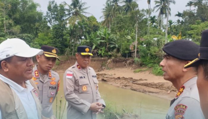 Kapolda Aceh Tinjau Jembatan Putus di Bireuen, Pembangunan Bailey Dipercepat