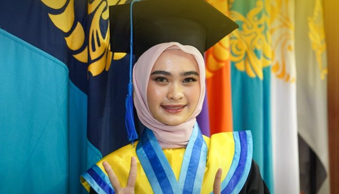 Ditinggal Orang Tua, Anak 3T dari Singkil Lulus UI