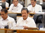 Menteri Kelautan dan Perikanan Sakti Wahyu Trenggono dalam Rapat Kerja bersama Komisi IV DPR RI di Jakarta