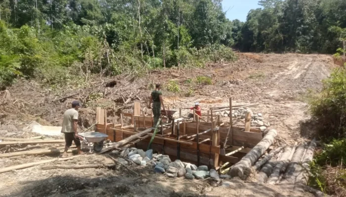 Satgas TMMD ke-127 Percepat Box Culvert Beutong