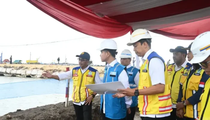 Gibran Tekan Percepatan Tol dan Tanggul Laut Jateng