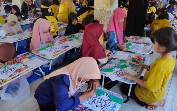 Trauma Healing Anak di Meureudu Lewat Mewarnai Bersama Guru Cilik