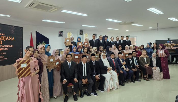 FEB UTU Kukuhkan 68 Sarjana, Siap Perkuat Sektor Agro-Marine Aceh Barat Selatan