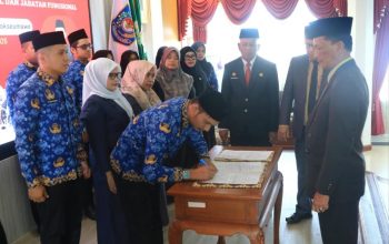 Sekda Lhokseumawe Lantik 20 Pejabat, Tekankan Kinerja ASN