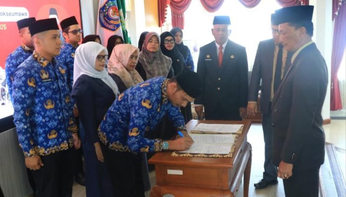 Sekda Lhokseumawe Lantik 20 Pejabat, Tekankan Kinerja ASN