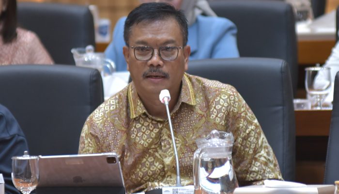 DPR Kesal Masih Ada Ratusan Perusahaan Tak Bayar THR