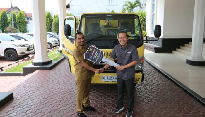 Perta Arun Gas Serahkan Truk Sampah untuk Pemko Lhokseumawe