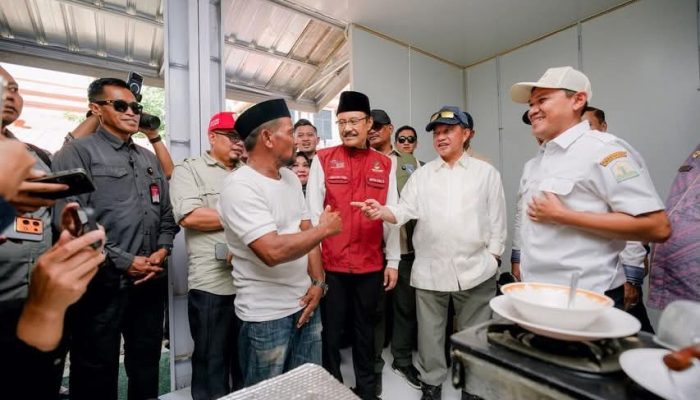 Mensos Tinjau Huntara Pengungsi Pidie Jaya