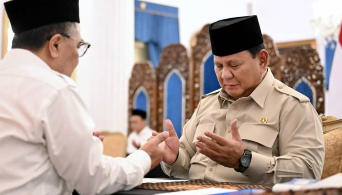 Presiden Prabowo dan Kabinet Tunaikan Zakat di Istana Negara
