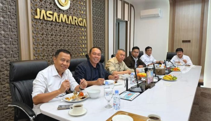 Menhub Pantau Arus Mudik di Tol Trans Jawa