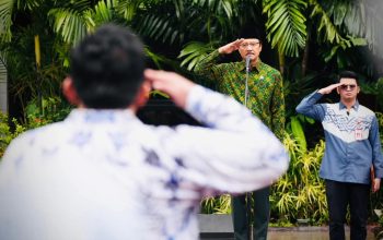 Gus Ipul Pimpin Apel Pembinaan Pegawai Kemensos