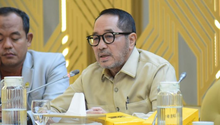 Dana Pensiun Pejabat Diusulkan untuk Nakes dan Guru Honorer