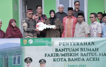 Illiza Serahkan Rumah Zakat untuk Tiga Warga Duafa