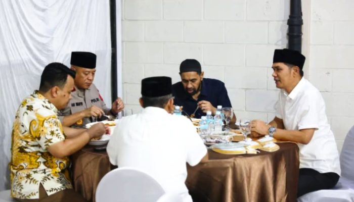 Mualem dan Forkopimda Hadiri Buka Puasa di Rumah Sekda
