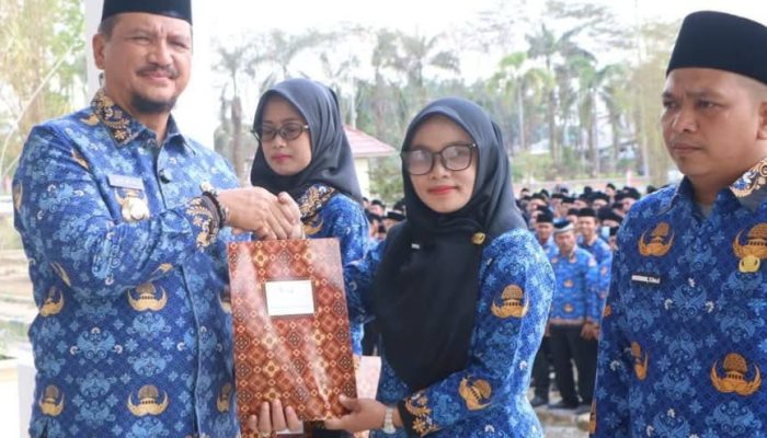 Lantik 2.393 PPPK, Bupati Tegaskan: Paruh Waktu Bukan Paruh Mutu