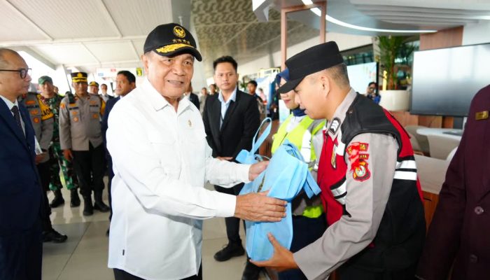 Menko Polkam Cek Kesiapan Mudik di Pelabuhan dan Bandara