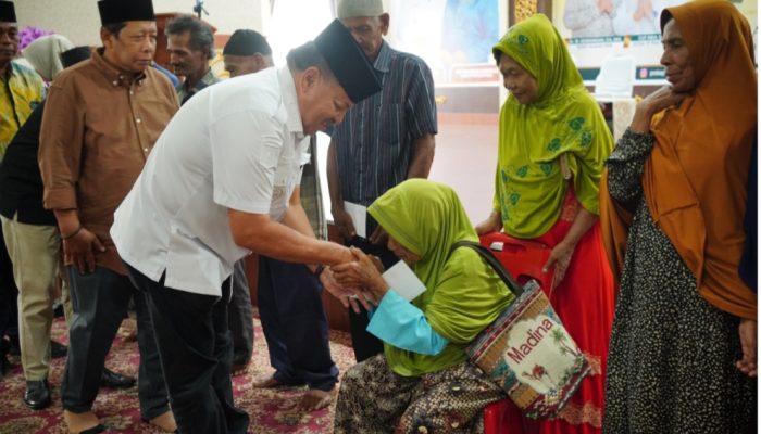 TRK Salurkan Santunan Ramadan untuk 400 Dhuafa dan Yatim