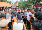 Tinjau Huntara di Pelalu, Bupati Al-Farlaky Soroti Lambannya Progres