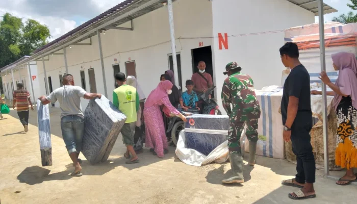 BNPB Salurkan Kasur Lipat bagi Korban Banjir Aceh Utara