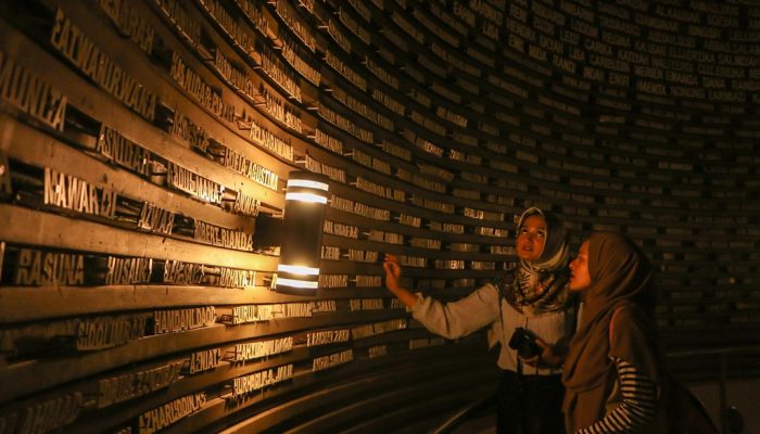 USK Luncurkan Buku MemoryGraph Jaga Ingatan Tsunami Aceh