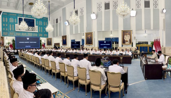 Pejabat Diminta Berkorban, Gaji Menteri Diwacanakan Dipotong