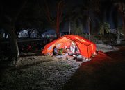 Ilusi Ketuntasan di Tenda Pengungsian