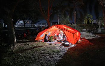 Ilusi Ketuntasan di Tenda Pengungsian