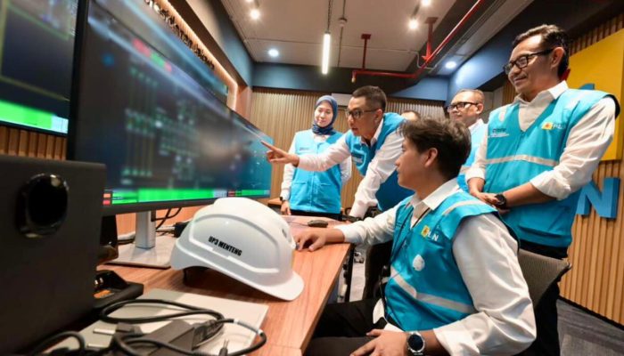 Kisah Petugas PLN Siaga Lebaran, Rela Tak Mudik