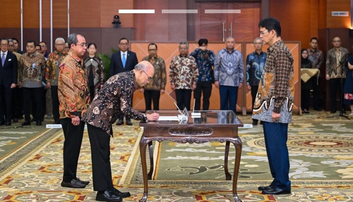 Menkeu Lantik Robert Marbun sebagai Sekjen Kemenkeu