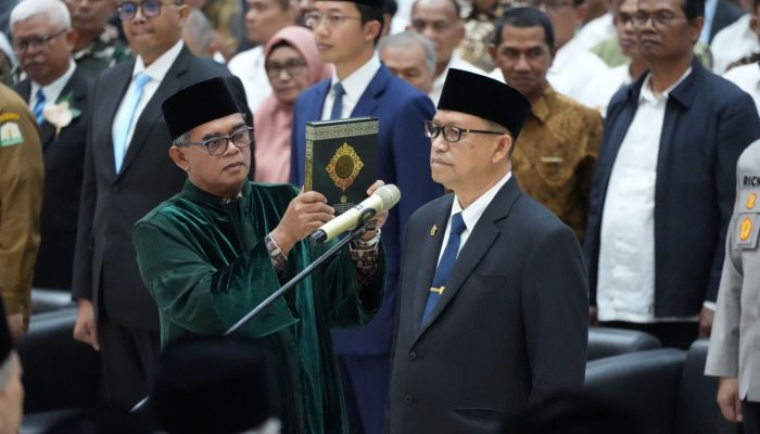 Mirza Tabrani Resmi Menjabat sebagai Rektor USK