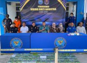 BNNP Aceh memusnahkan sekitar 60 kg sabu hasil operasi bersama Bea Cukai di Banda Aceh