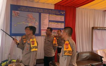 Kapolda Aceh Irjen Pol. Marzuki Ali Basyah, saat meninjau kesiapan personel dan fasilitas di Pos Pelayanan Operasi Ketupat 2026, Lhoksukon, Aceh Utara