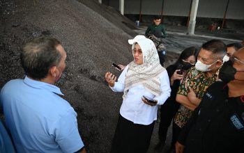 Gudang PT Universal Glove di Medan Disegel DPR