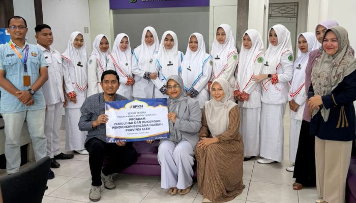 Bank Muamalat Santuni Mahasiswa Korban Banjir di Lima Kampus di Aceh