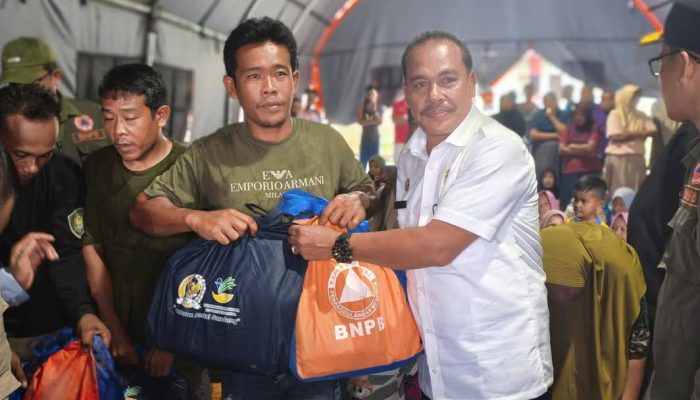 Anggota DPR RI Salurkan Bantuan untuk Korban Bencana Aceh Tamiang