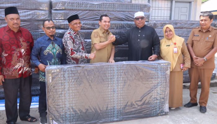 Dinsos Lhokseumawe Salurkan Bantuan Kasur untuk Tujuh Panti Asuhan