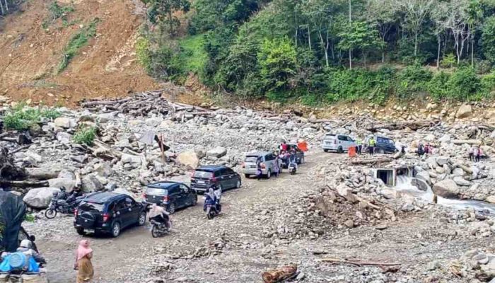 Akses Jalan Takengon–Bireuen di Wih Porak Kembali Normal