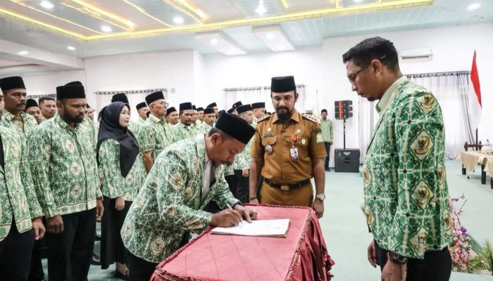 Al-Farlaky Kukuhkan Pengurus APDESI Aceh Timur 2026–2031