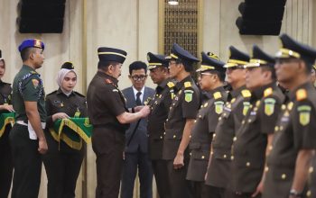 Jaksa Agung Lantik Puluhan Pejabat, Tekankan Integritas dan Transformasi Kinerja