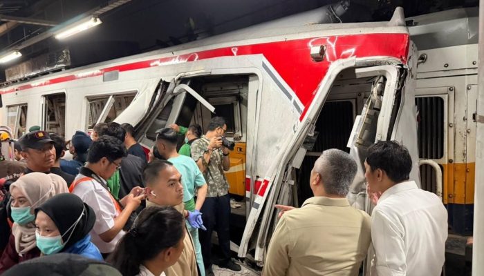 Menhub Pastikan Evakuasi Kecelakaan Kereta Bekasi Berjalan Optimal
