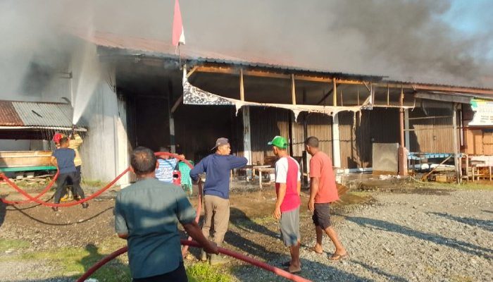 Kebakaran Toko di Lhoong, Tujuh Unit Terdampak