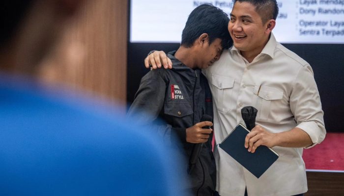 Tangis Anak Jalanan Warnai Kunjungan Sekolah Rakyat