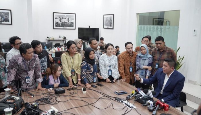 Seskab Teddy Tegaskan Kondisi Nasional Tetap Stabil