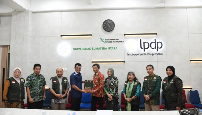 USU dan Majoris Salurkan Bantuan Korban Banjir Sumut