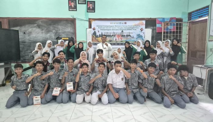 Sambut HKBN 2026, USK Latih Evakuasi Mandiri Siswa di Banda Aceh