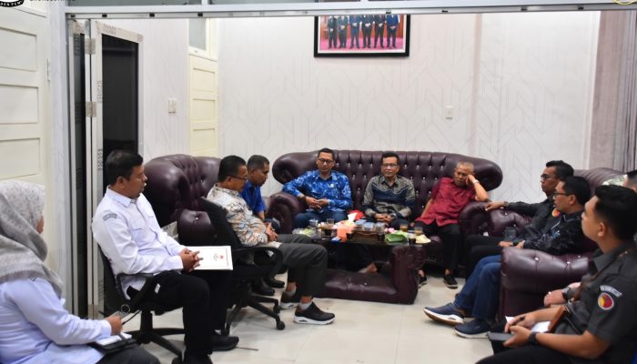 KIP dan Bawaslu Lhokseumawe Bahas Pemutakhiran Data Pemilih