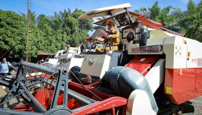 Pemkab Aceh Barat Luncurkan Alsintan Dorong Tingkatkan Produktivitas Pertanian