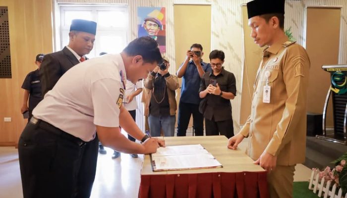 Tarmizi Lantik Richie Lapupa sebagai Dirut PT Pakat Beusare